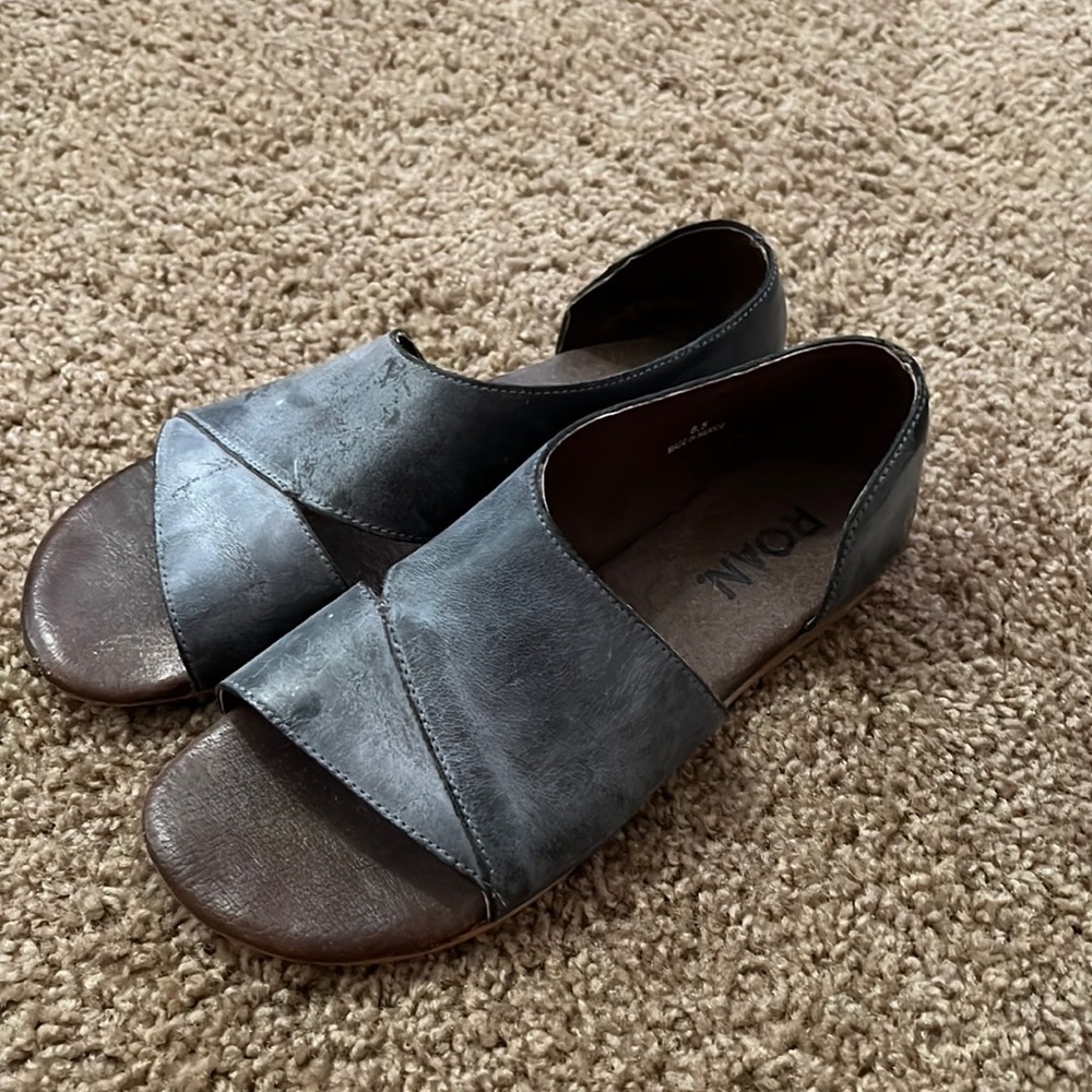RONA gray distressed sandals